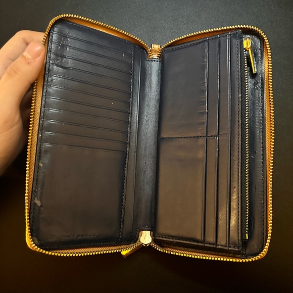Tory Burch Robinson Zip Continental Wallet - Picture 5 of 9